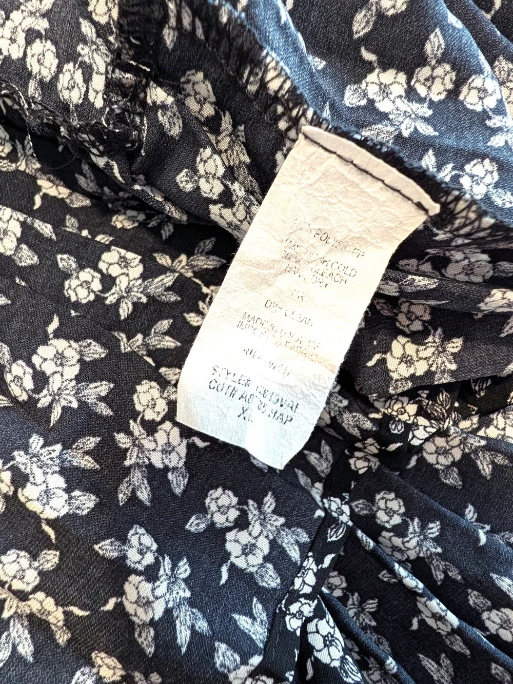 Soprano Mini Dress Long Sleeved Back & White Ditsy Floral Ruffles Girls Size XL
